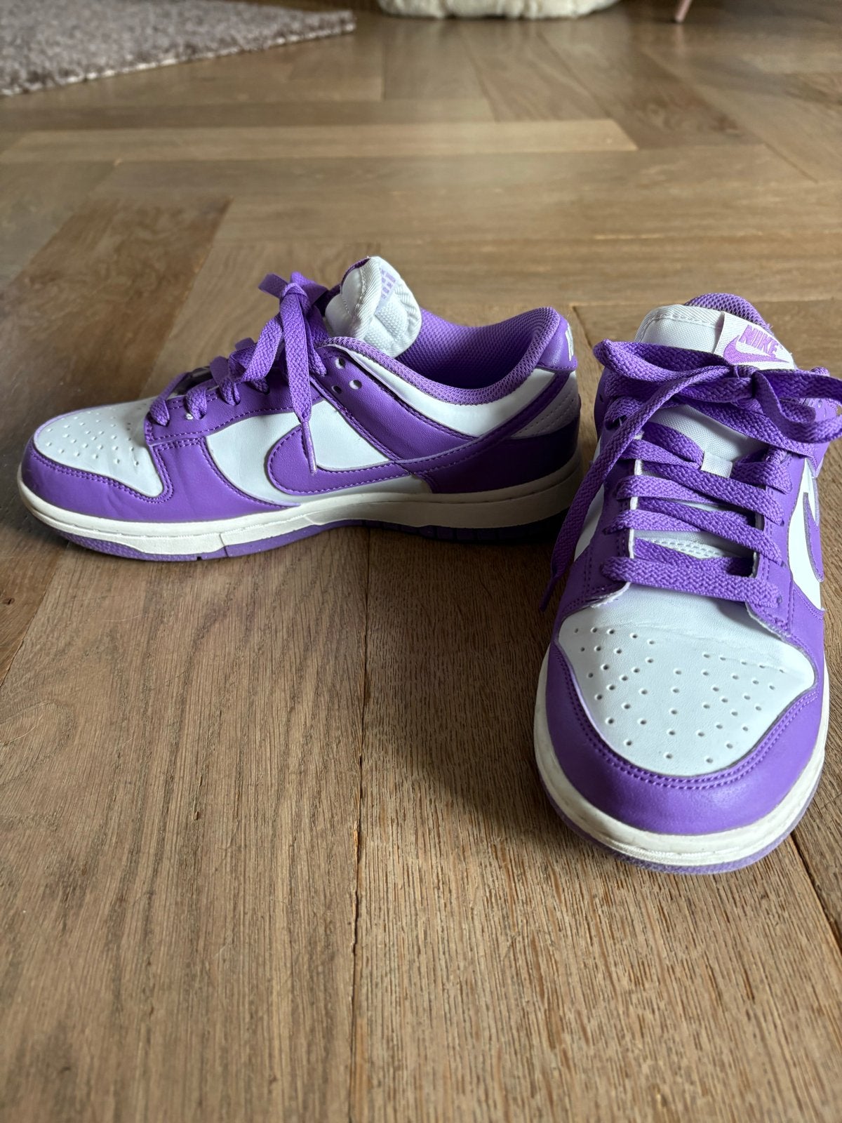Nike Dunk Low Paars Wit - Maat 38,5, Ophalen of Verzenden, Gedragen, Overige kleuren, Sneakers of Gympen