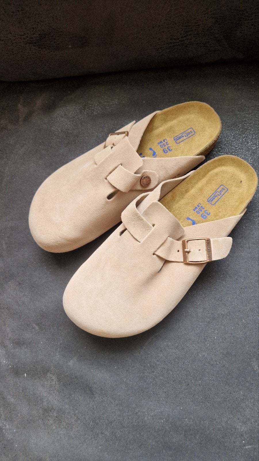 BIRKENSTOCK Boston Clog Suède - Maat 38, Kleding | Dames, Schoenen, Slippers, Beige, Nieuw, Ophalen of Verzenden
