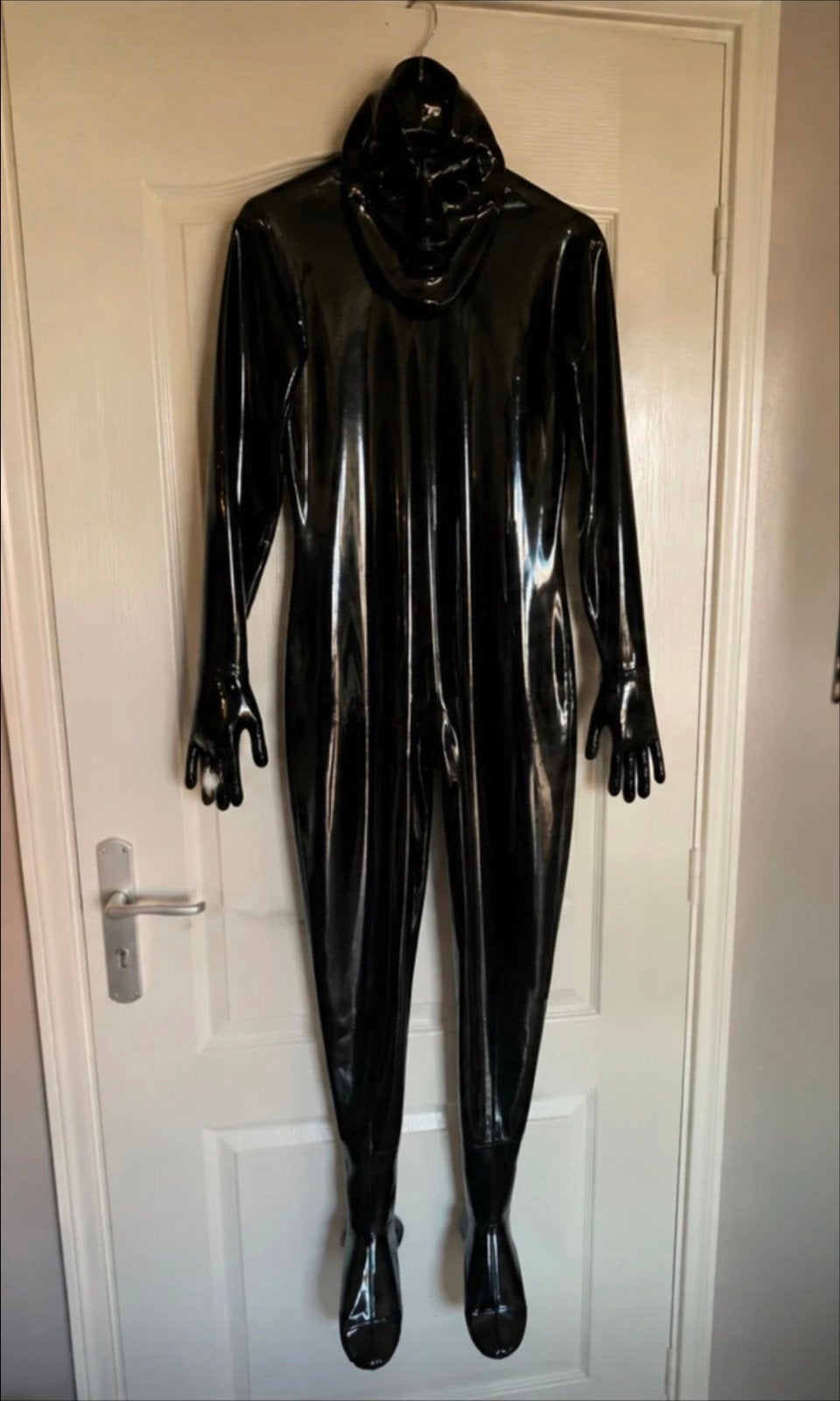 Latex Catsuit Zwart Maat L met Vaste Handschoenen en Sokken, Verzenden