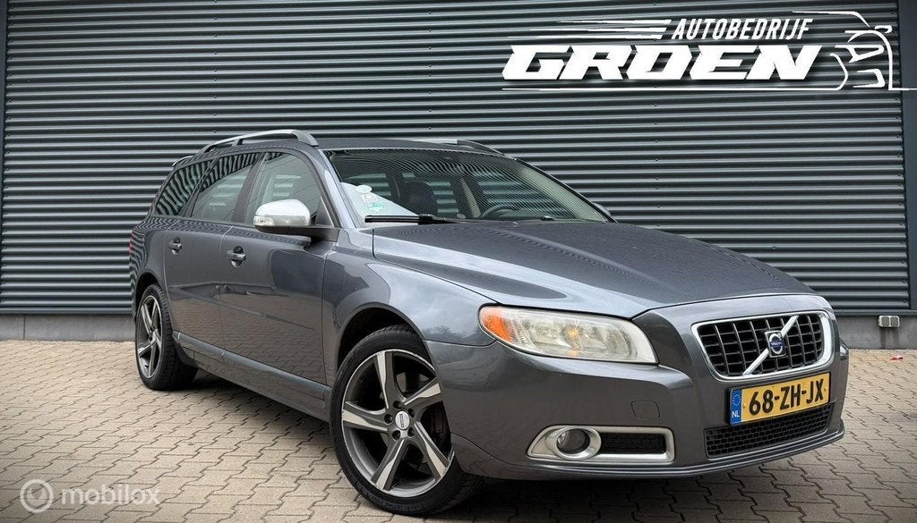 Volvo V70 2.4D Momentum TREKHAAK|CAMERA|LEER|PDC, Auto's, Volvo, 15 km/l, 163 pk, Euro 4, Zilver of Grijs