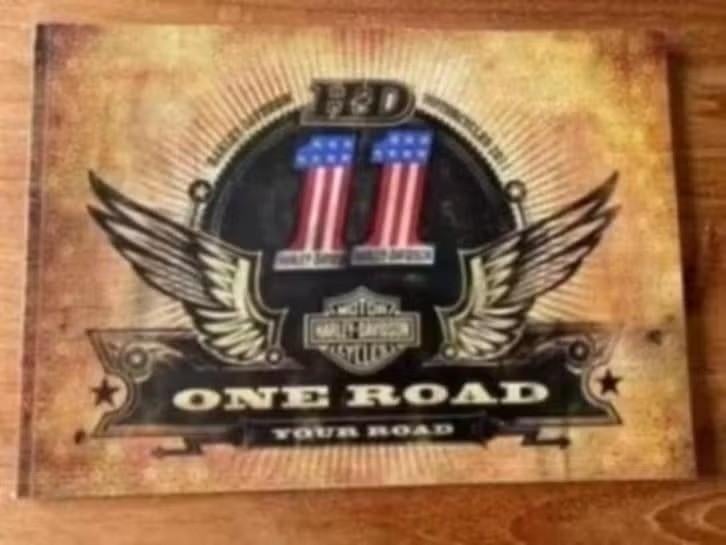 Harley - Davidson : motorcycles 2011, Verzamelen, Ophalen of Verzenden, Overige typen