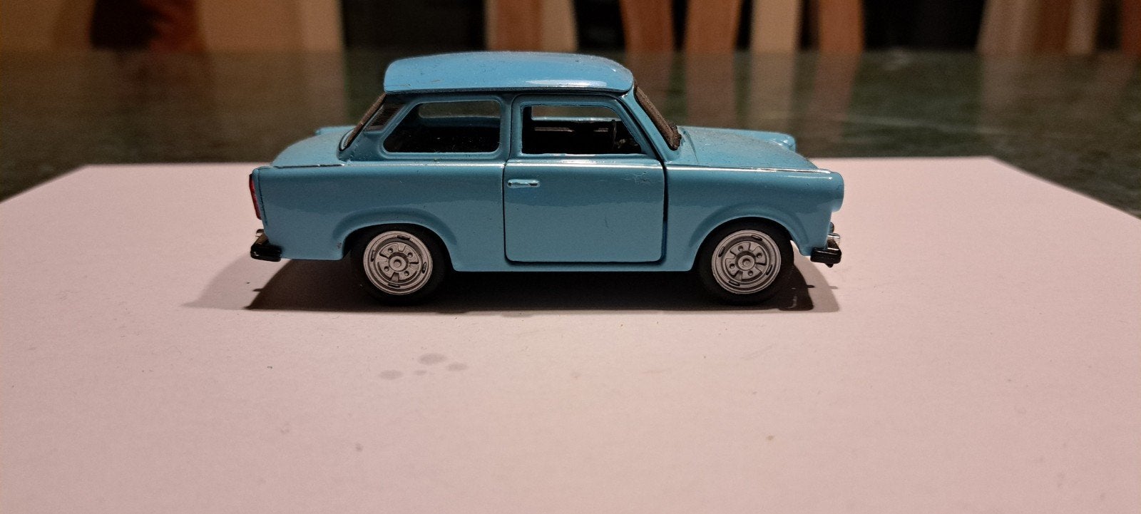 trabant 1:32!!!??, Ophalen of Verzenden, Auto, Overige merken