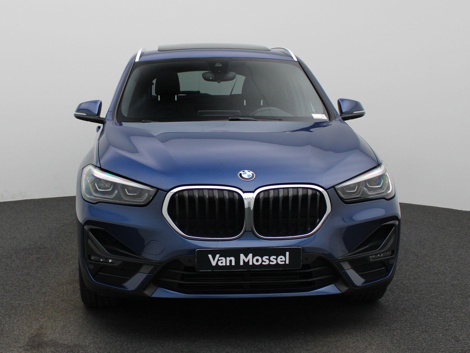 BMW X1 sDrive18i Executive, Auto's, 12 maanden, Gebruikt, Blauw, Bedrijf