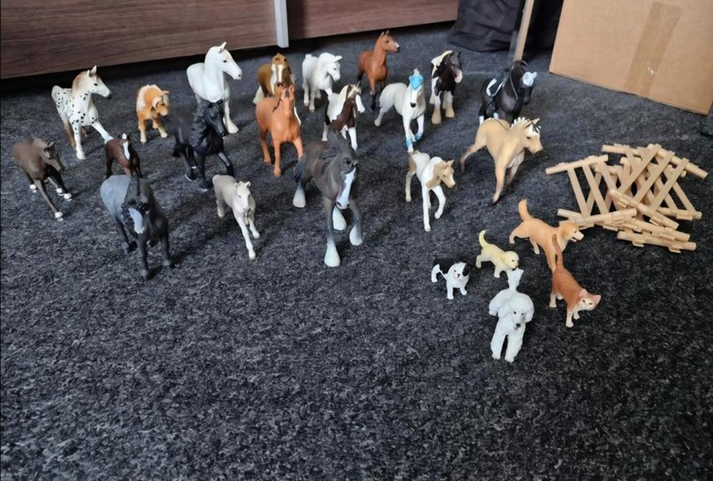 Diverse Schleich paarden, honden en katten, Verzamelen, Speelgoed, Ophalen of Verzenden, Zo goed als nieuw