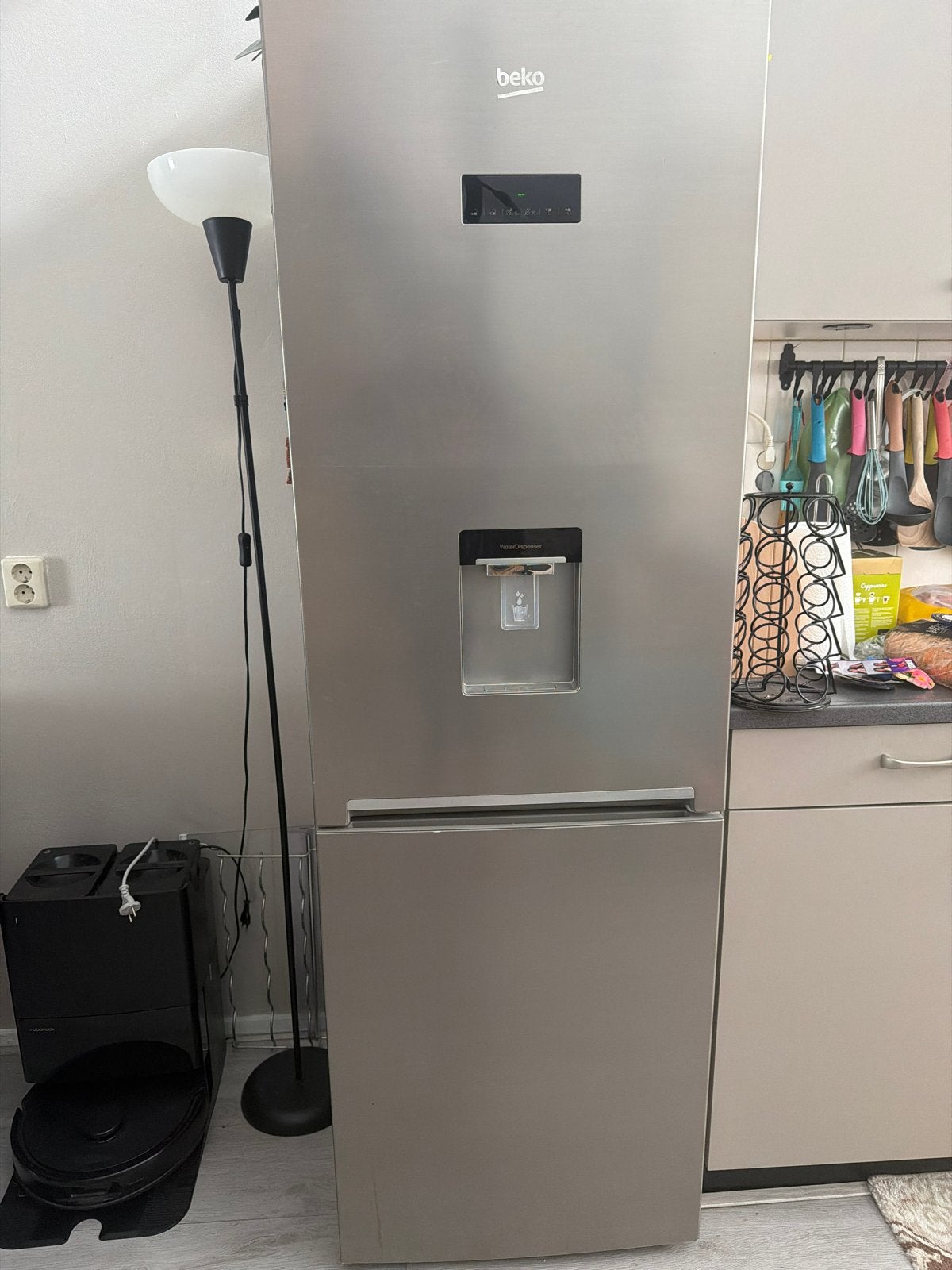 Beko Koelkast met vriesvak en waterdispenser, Witgoed en Apparatuur, Ophalen, Gebruikt, 200 liter of meer, 60 cm of meer