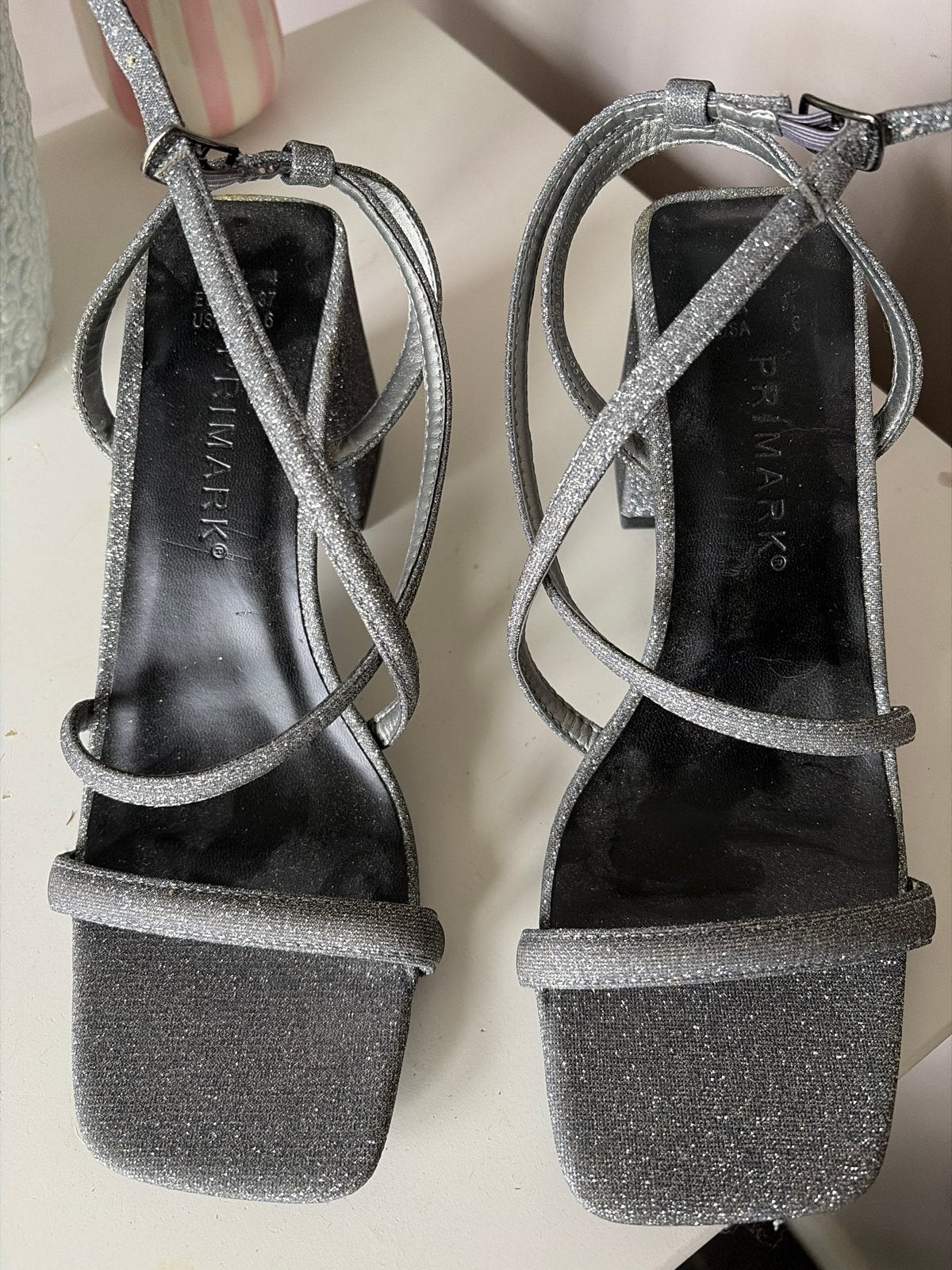 Primark Zilveren Glitter Hakjes Maat 37 - Nieuw, Ophalen of Verzenden, Nieuw, Overige kleuren, Pumps