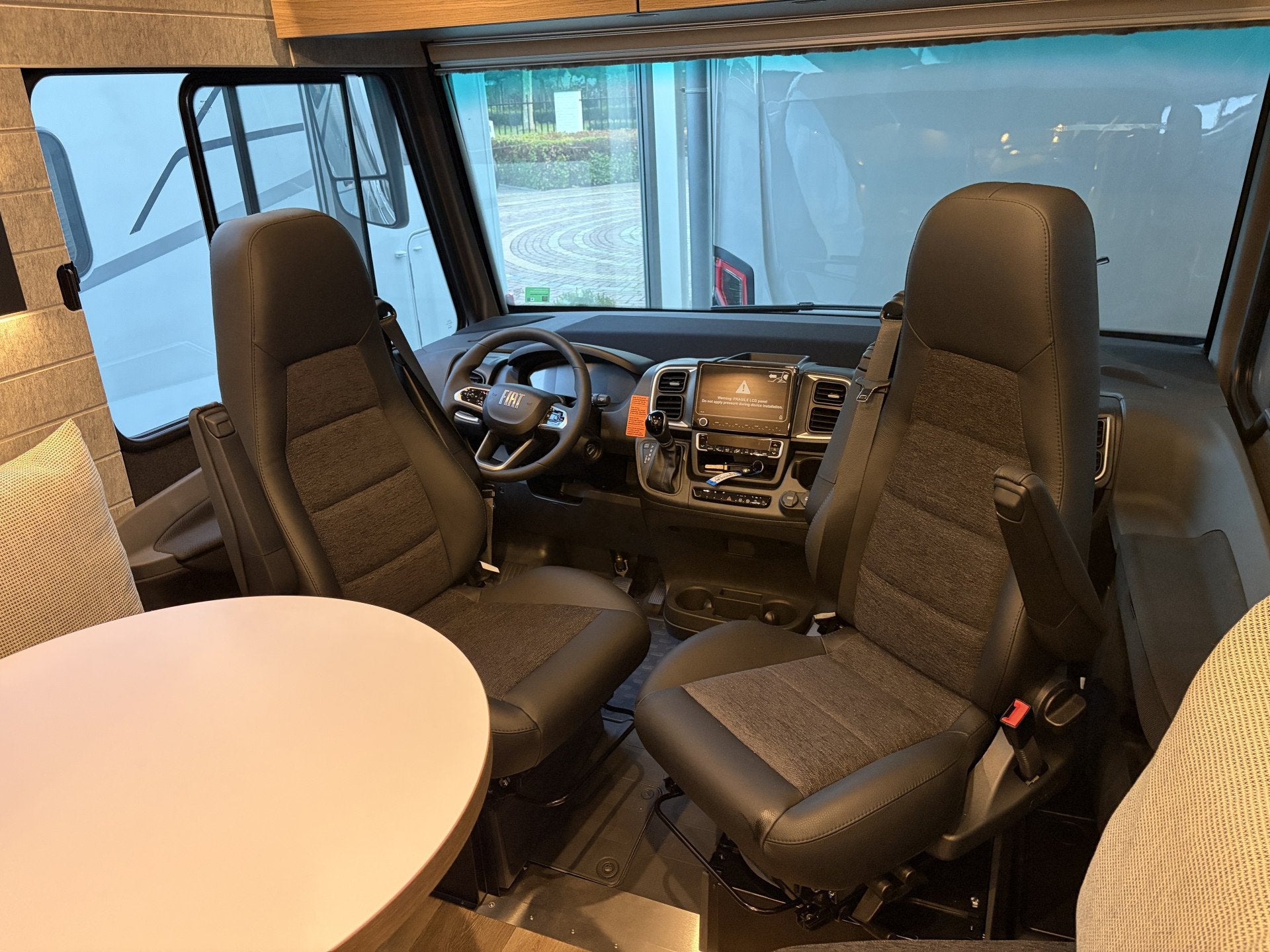 NIESMANN BISCHOFF ISMOVE 6.9E 180pk Aut ALDE Geen hefbed Hea, Niesmann+Bischoff, 7 tot 8 meter, Diesel, Mark@niesmannbischoff.nl