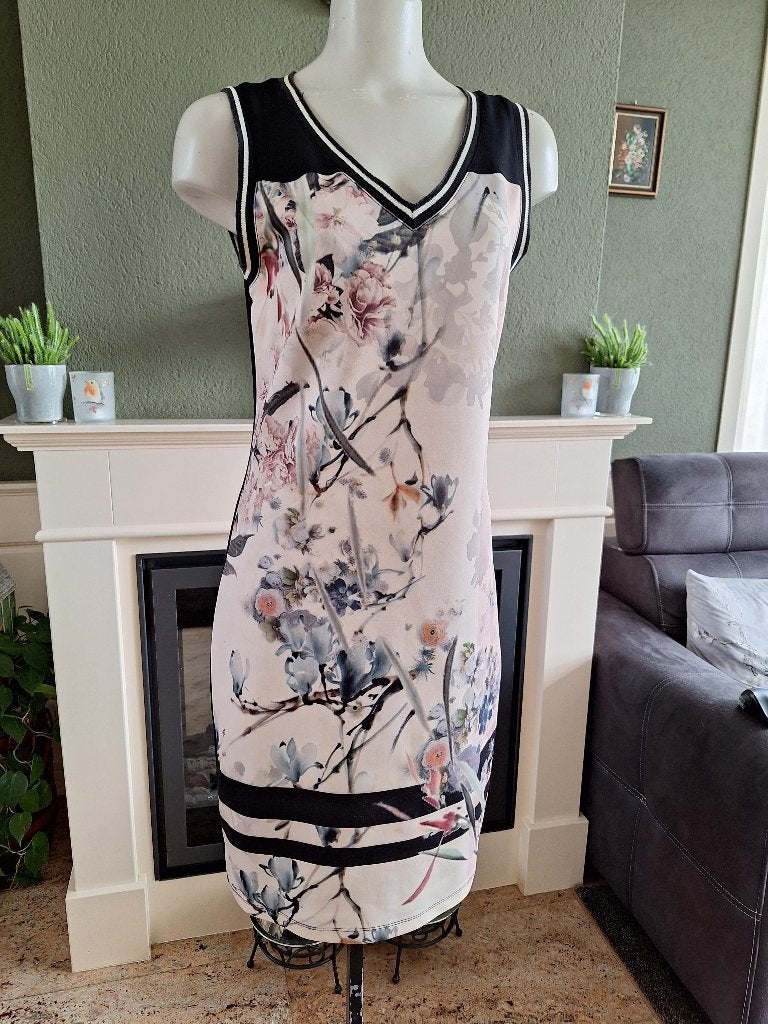 Tramontana bloemen foto print jurk M 38 40, Kleding | Dames, Maat 38/40 (M), Overige kleuren, Verzenden, Tramontana