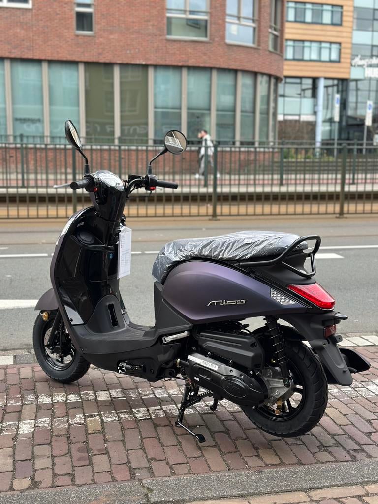 Sym Mio 50I Scooter E5+ 45KM 2026 ( Sym ), Fietsen en Brommers, Scooters | SYM, Mio, Nieuw, Ophalen of Verzenden, Benzine