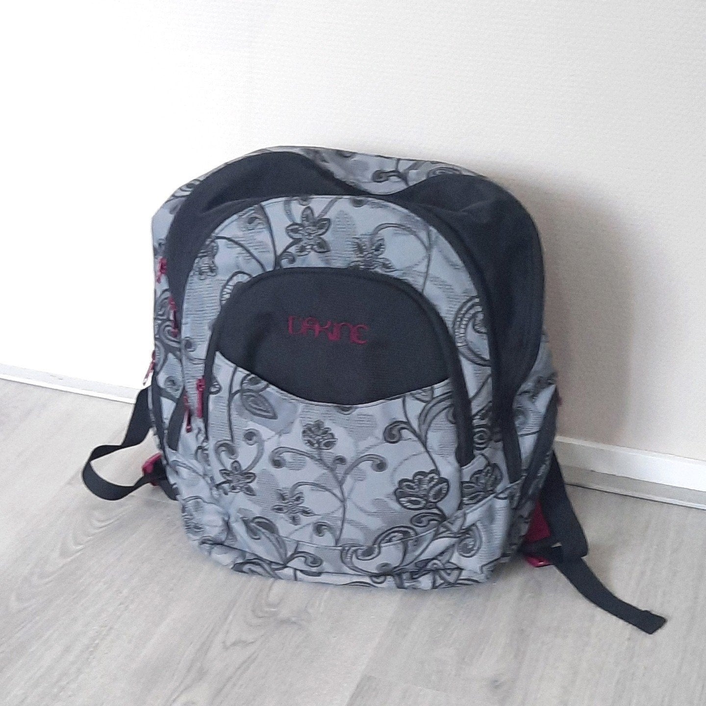 Dakine rugzak, Overige merken, 25 tot 40 cm, Ophalen of Verzenden, Zo goed als nieuw