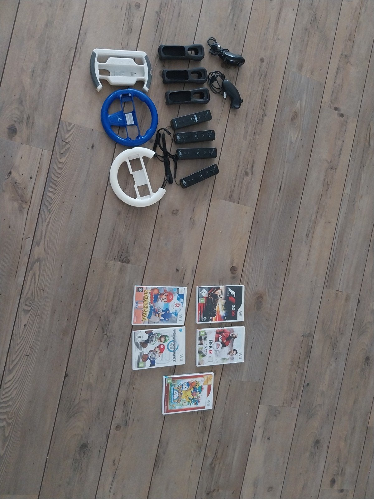 Nintendo Wii pakket: games, 4 controllers en accessoires, Spelcomputers en Games, Ophalen, Gebruikt, Met 2 controllers