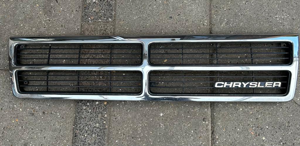 Gril Chrysler voyager 1995, Auto-onderdelen, Carrosserie en Plaatwerk, Ophalen, Gebruikt, Voor, Chrysler