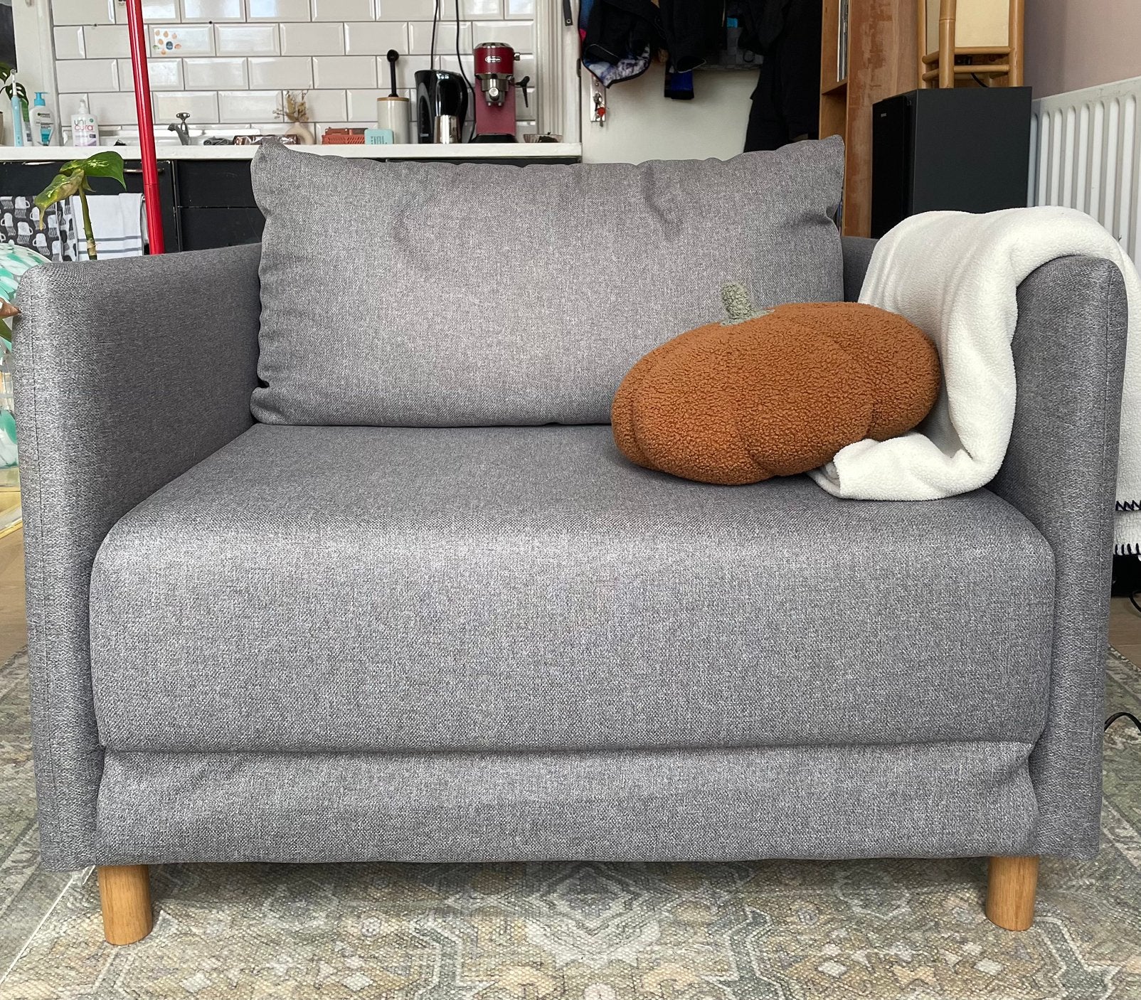 Jysk NORODDEN slaapfauteuil, Huis en Inrichting, Slaapkamer | Slaapbanken, Ophalen, Zo goed als nieuw, Eenpersoons