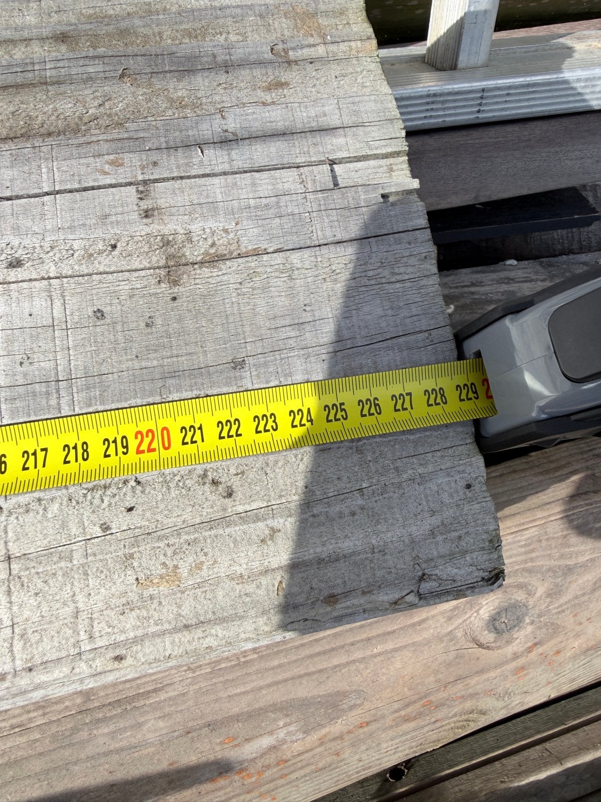Gebruikte houten balken - 220cm lang, 10 cm dik 24 cm breed, Gebruikt, Ophalen of Verzenden, 200 tot 250 cm, 50 mm of meer