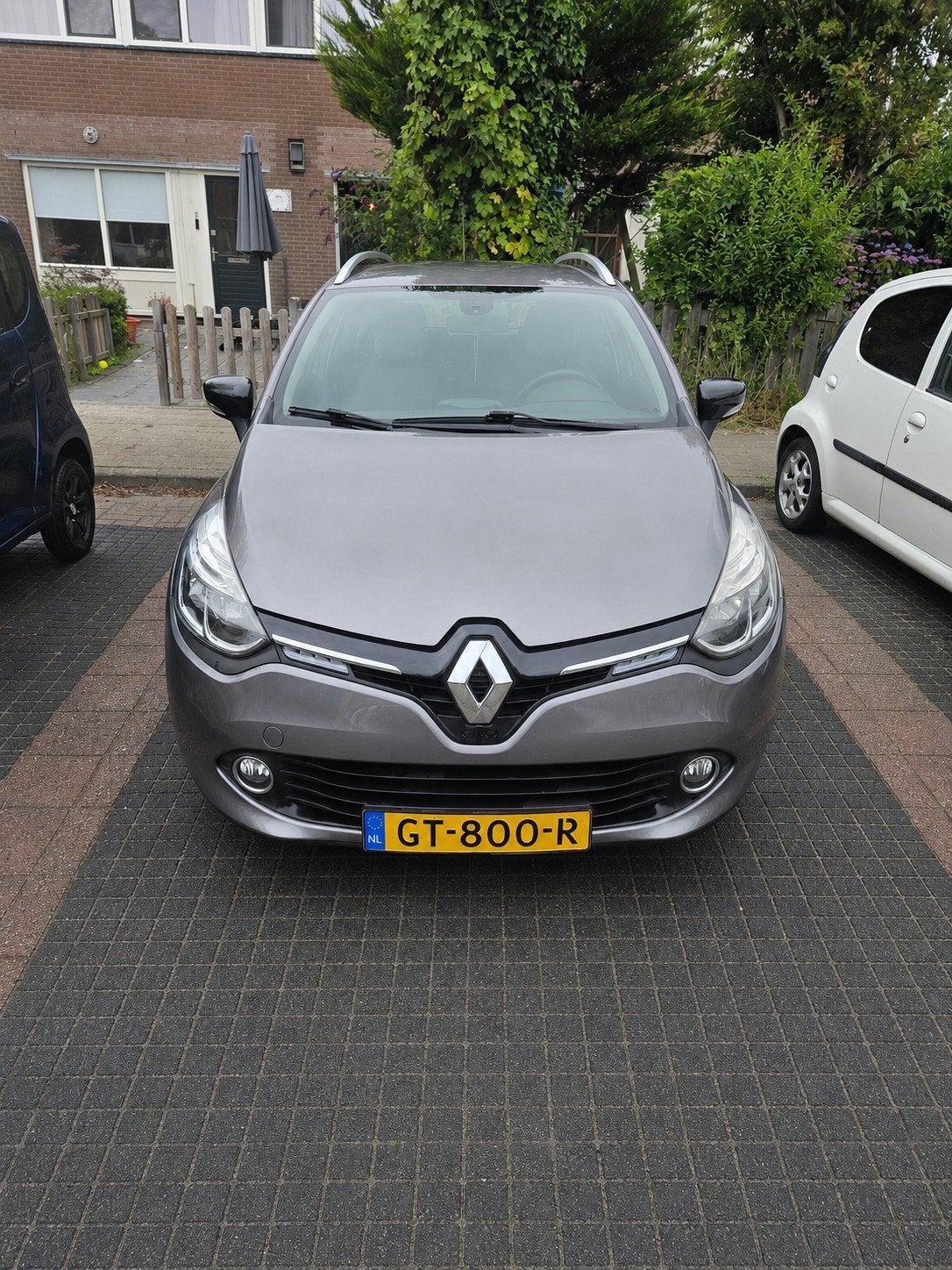 Renault Clio Energy TCe 90pk S&S 2015 Grijs onderhoud bekend, Auto's, Renault, Voorwielaandrijving, 898 cc, Origineel Nederlands