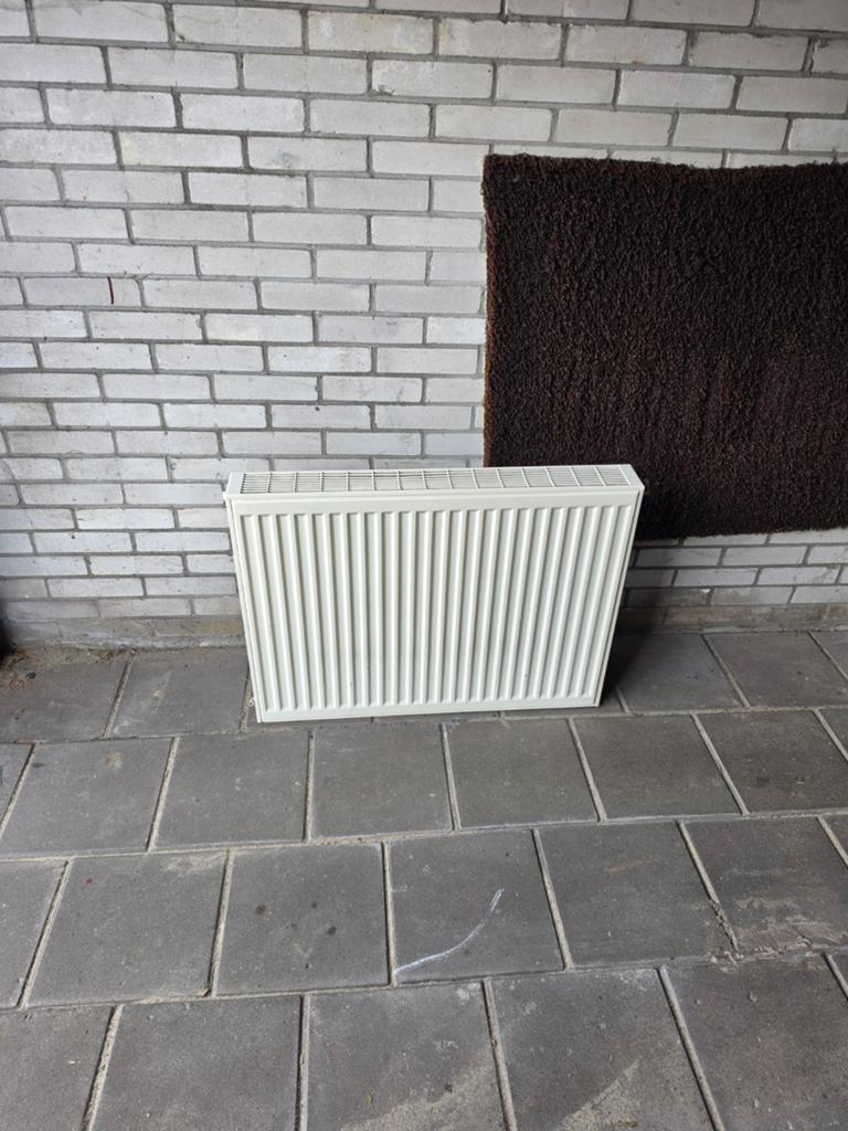 Te koop radiator inclusief Sentimo ombouw, Doe-het-zelf en Verbouw, Ophalen of Verzenden, 60 tot 150 cm, Radiator, 30 tot 80 cm