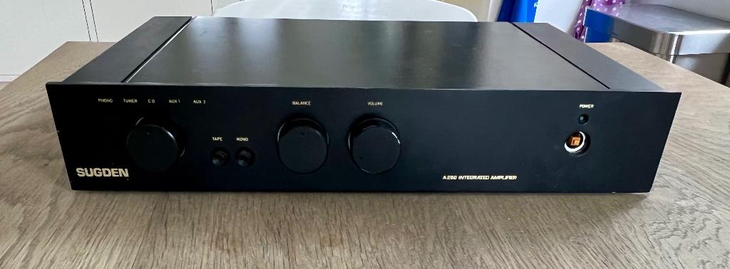 Sugden A28b topklasseversterker uit de jaren '90, Audio, Tv en Foto, Versterkers en Receivers, Ophalen, Gebruikt, Minder dan 60 watt