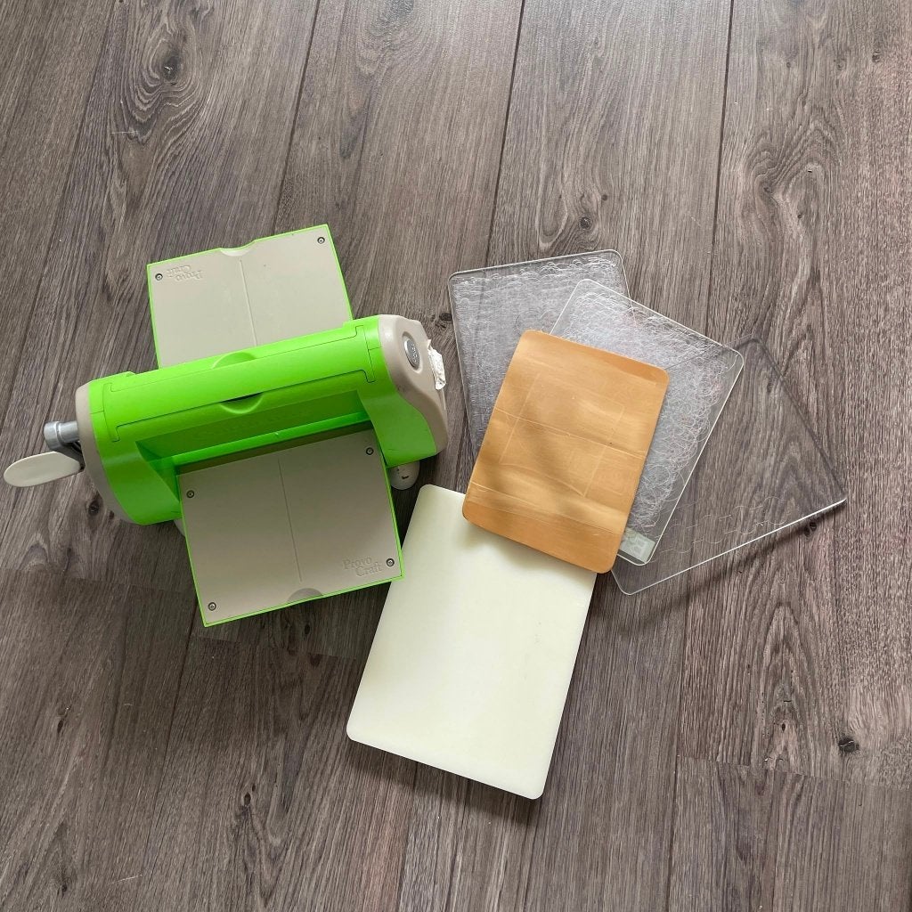 Cuttlebug, Hobby en Vrije tijd, Ophalen, Gebruikt, Geschikt voor snijden, Gereedschap of Toebehoren