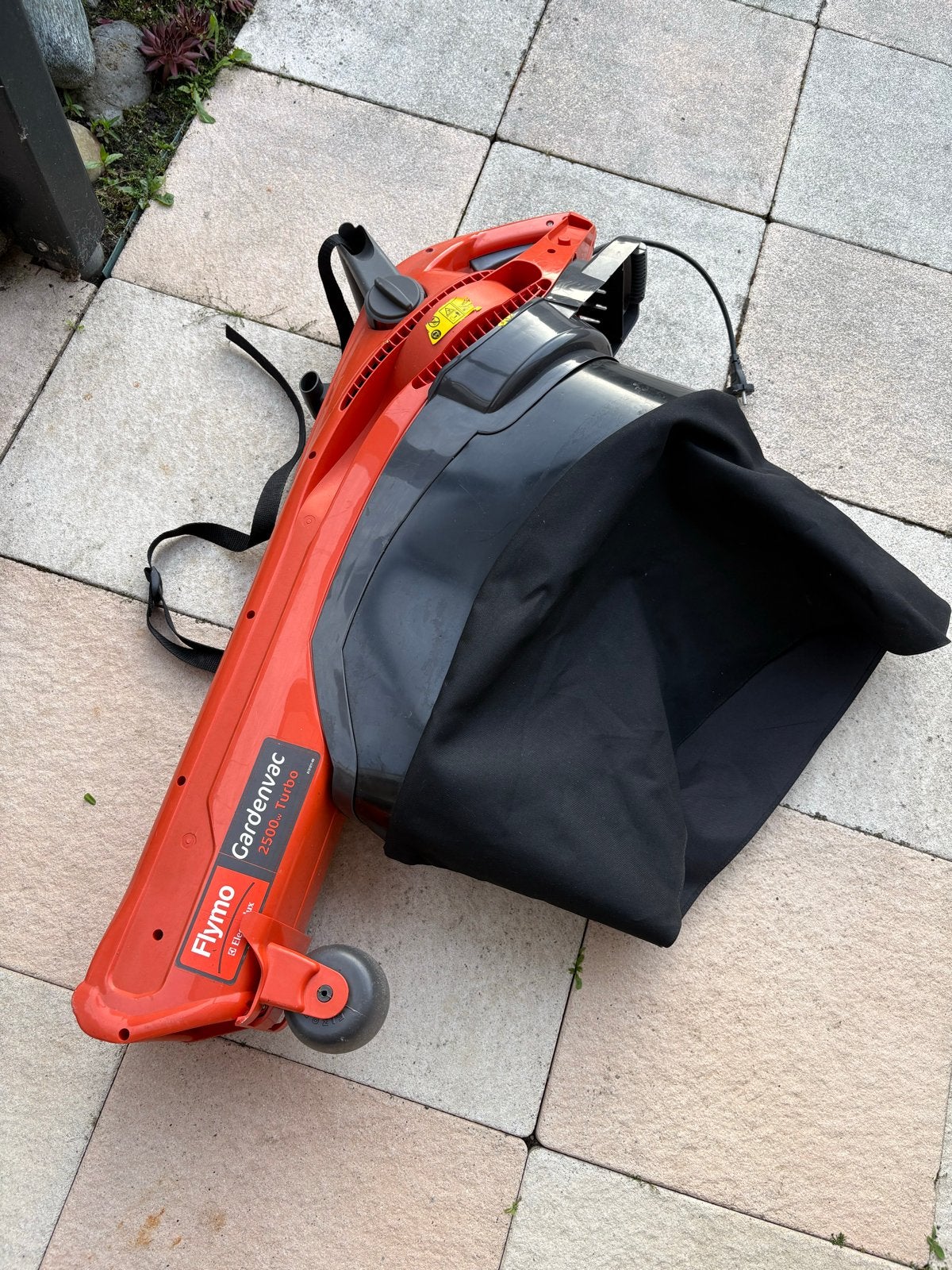 Flymo Gardenvac 2500W Turbo bladblazer - Zo goed als nieuw, Ophalen, Met zuigfunctie, Handgedragen, Zo goed als nieuw