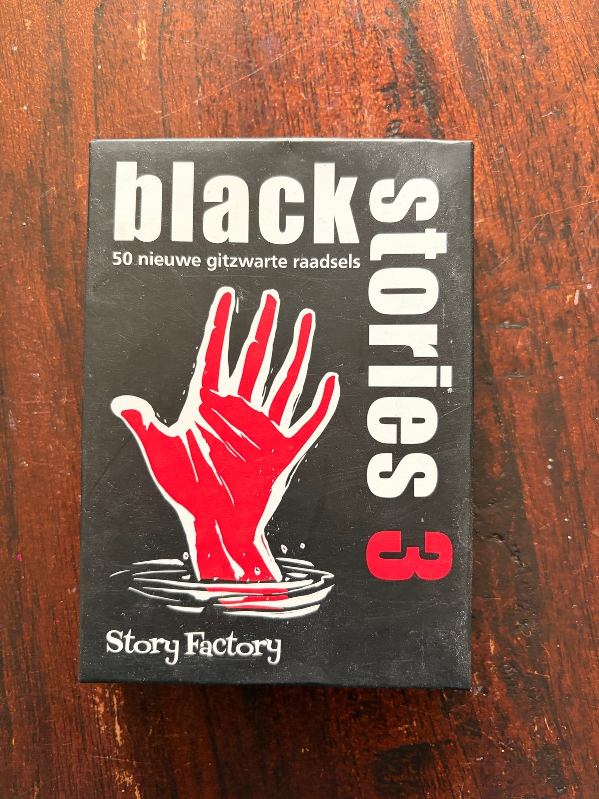 Black Stories 3 - 50 nieuwe gitzwarte raadsels, Een of twee spelers, Ophalen of Verzenden, Zo goed als nieuw