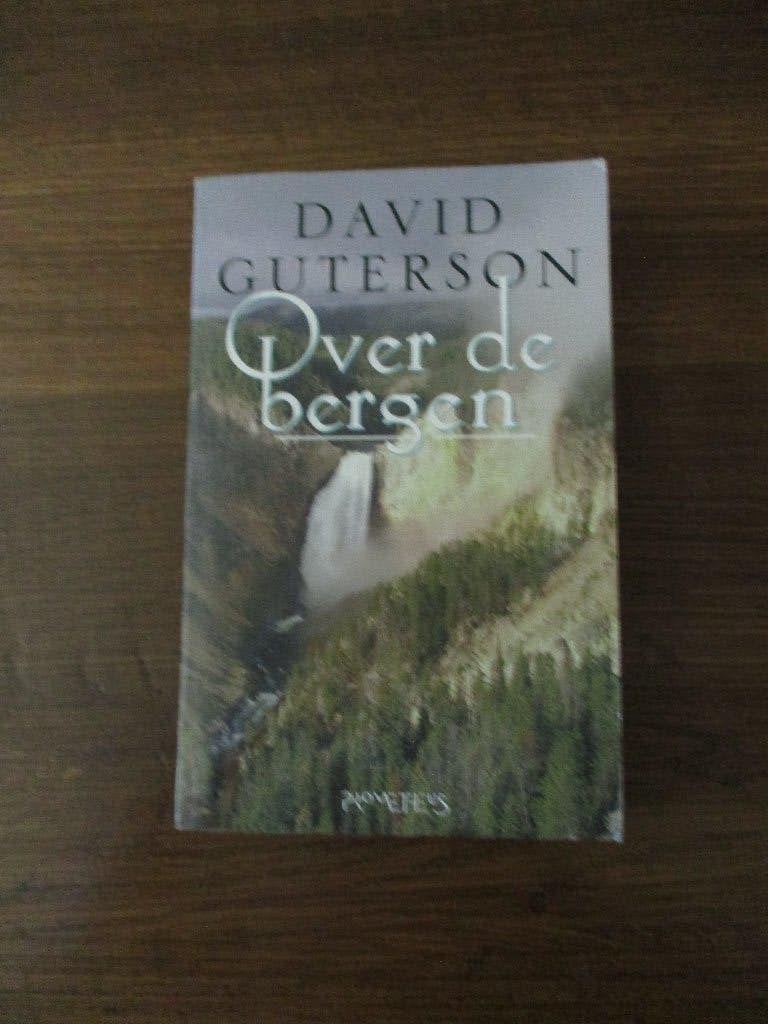 David Guterson - Over de bergen, Ophalen of Verzenden, Zo goed als nieuw, David Guterson