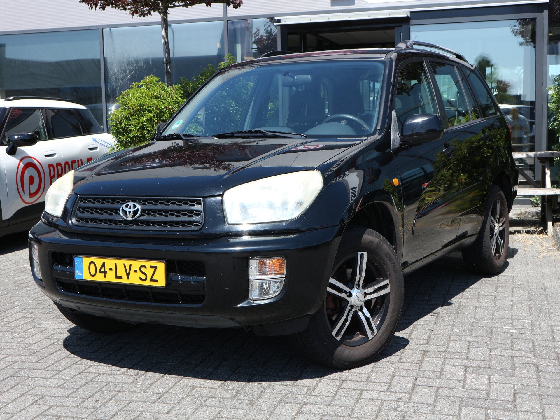 Toyota RAV4 1.8-16V VVT-i Luna HANDEL EXPORT APK 01-2027, Voorwielaandrijving, Gebruikt, Zwart, 4 cilinders