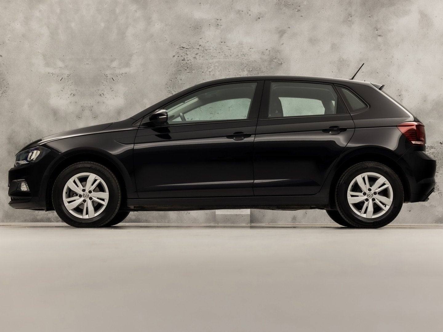 Volkswagen Polo 1.0 TSI Sportline (APPLE CARPLAY, GROOT NAVI, Voorwielaandrijving, 12 maanden, Bedrijf, Handgeschakeld