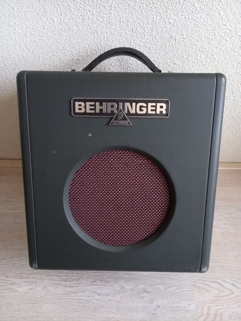 Bassversterker Beringer BX108, Ophalen of Verzenden, Zo goed als nieuw, Basgitaar, Minder dan 50 watt