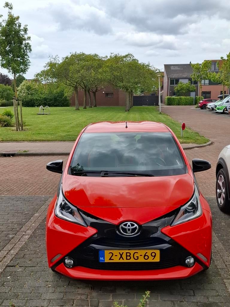 Toyota Aygo 1.0 12V Vvt-i Ddrs 2014, Auto's, Voorwielaandrijving, Overige kleuren, 4 stoelen, Origineel Nederlands