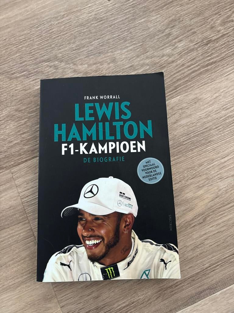 Lewis Hamilton F1-Kampioen: De Biografie - Frank Worrall, Ophalen of Verzenden, Zo goed als nieuw, Sport
