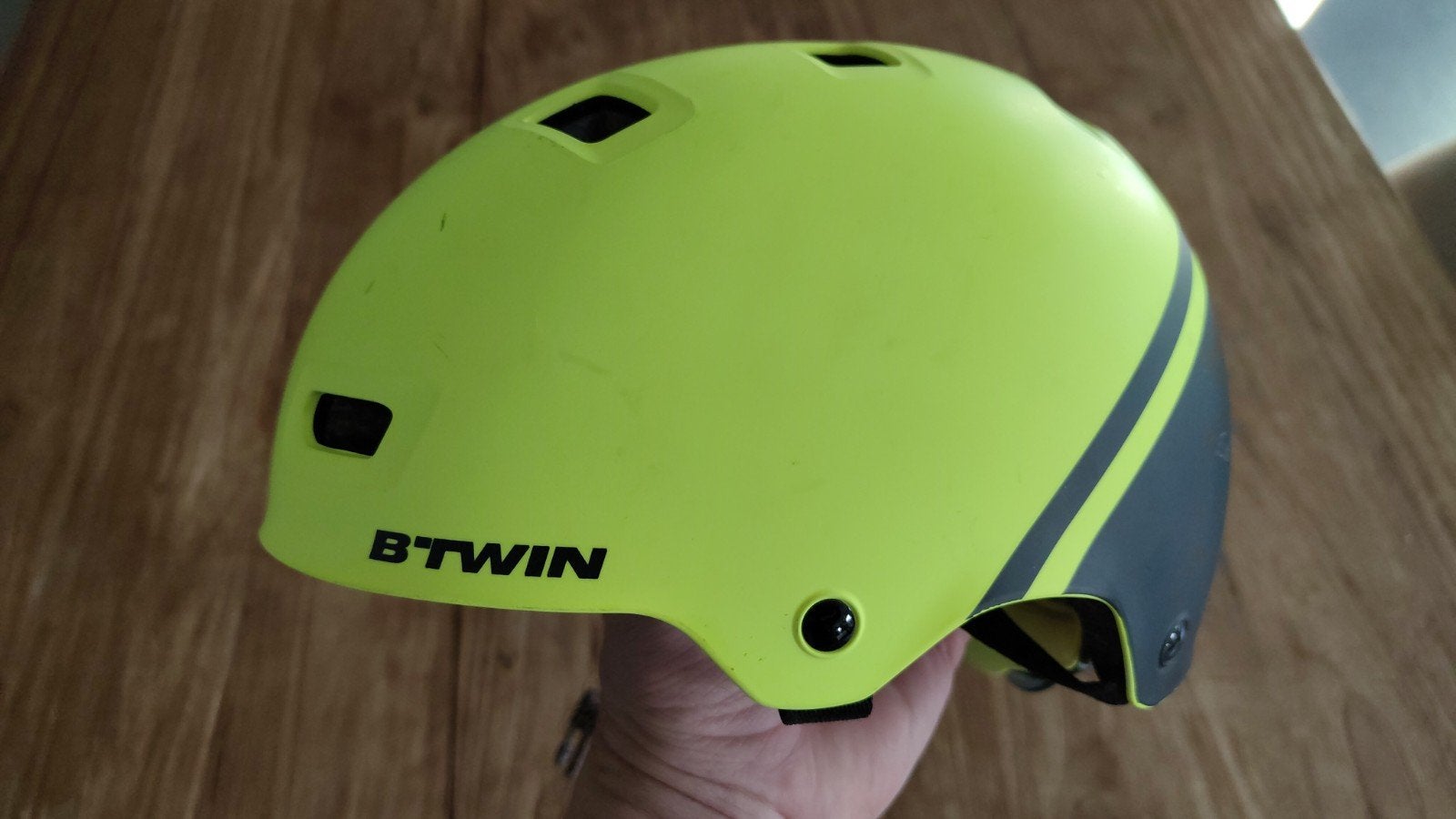 B'Twin Teen 520 Fluo fietshelm (maat S), Ophalen of Verzenden, Zo goed als nieuw