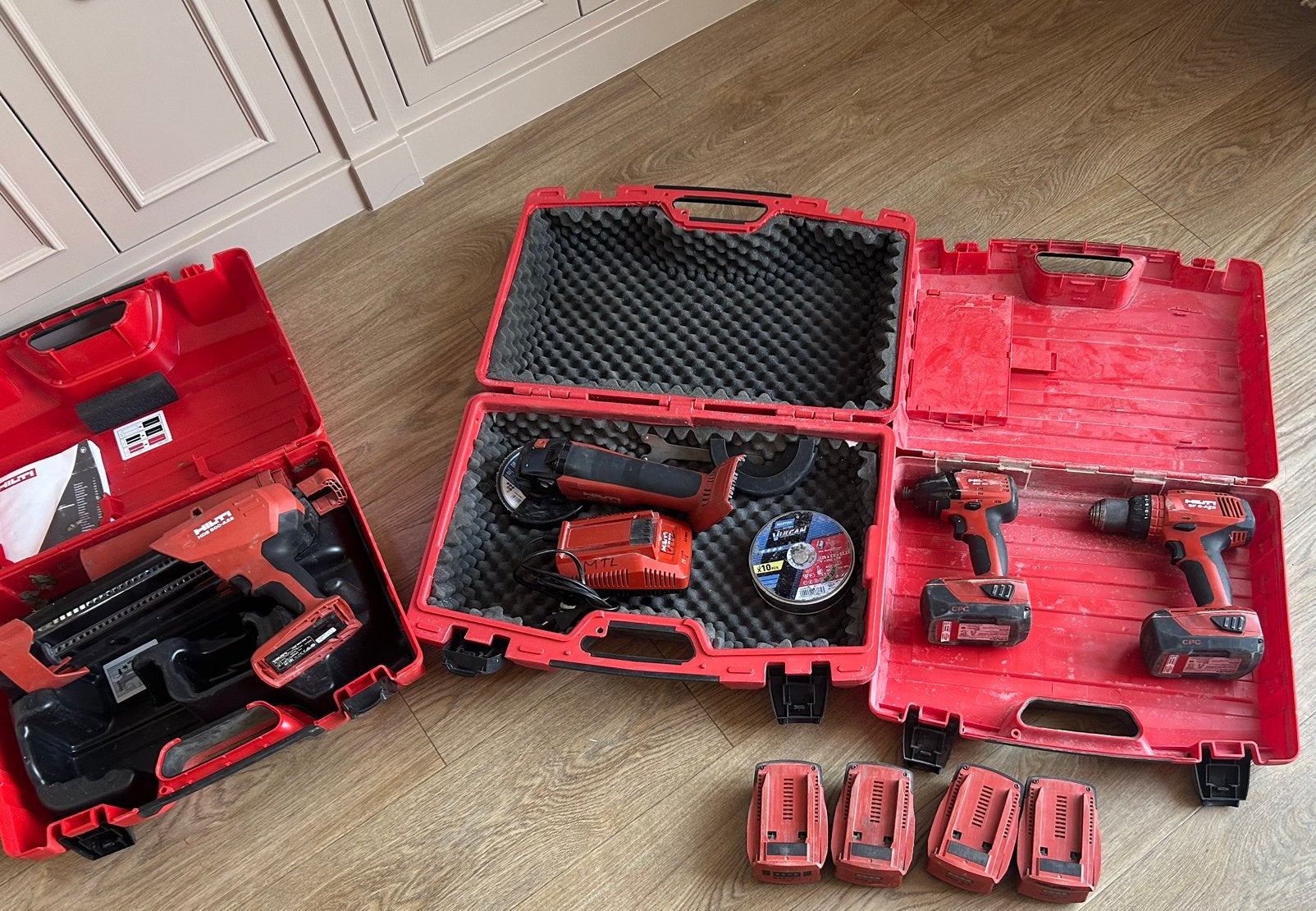 Hilti accu gereedschap, Ophalen of Verzenden, Zo goed als nieuw, Boor- en Schroefmachine