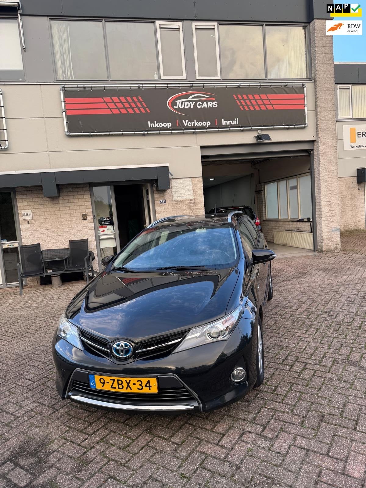 Toyota Auris Touring Sports 1.8 Hybrid Aspiration, Auto's, Euro 5, Gebruikt, Verwarmde buitenspiegels, Zwart