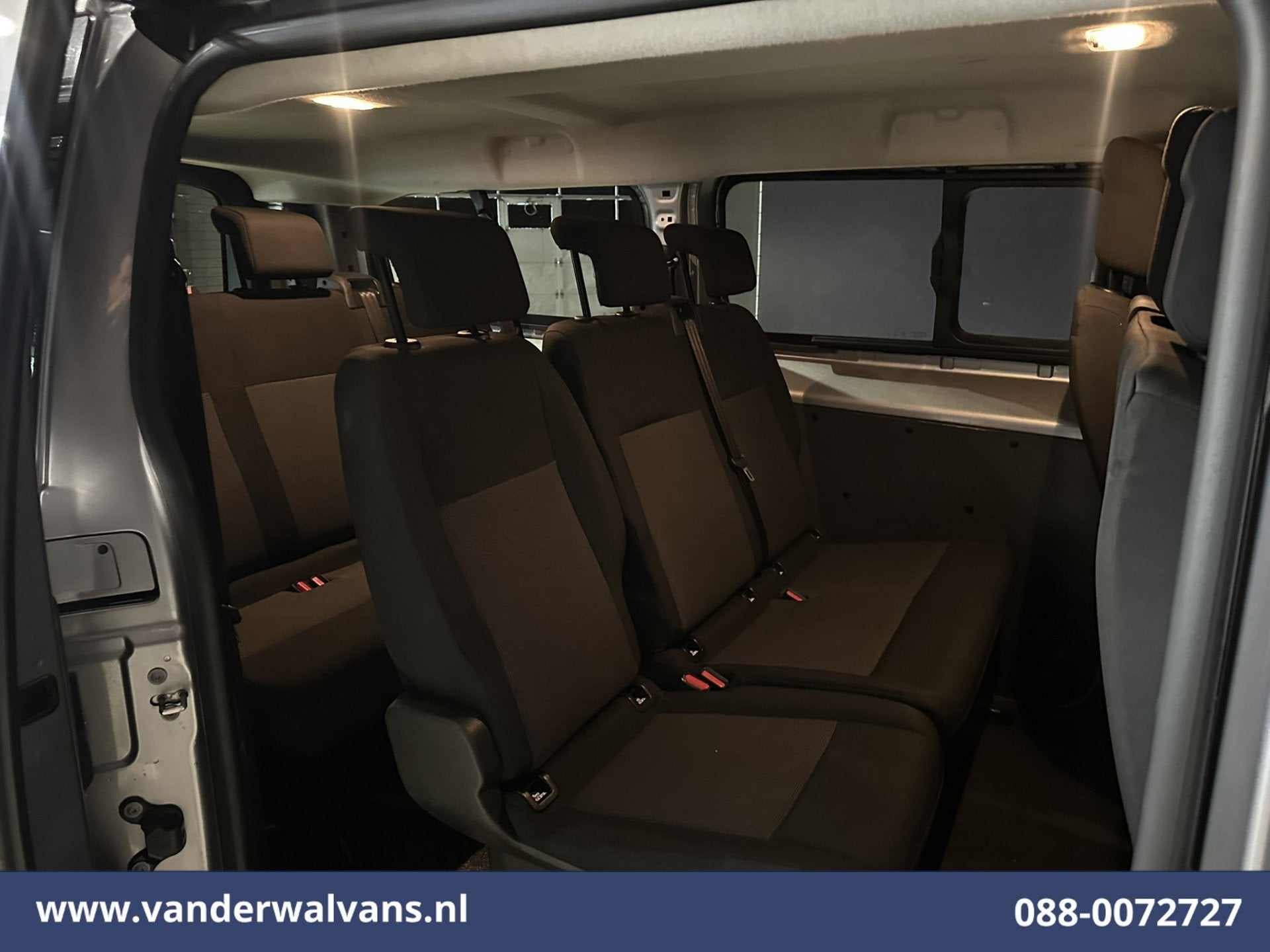 Foto 2 van Toyota Proace Shuttle 1.5 D-4D 120pk L3H1 Personenbus 9 Zitp
