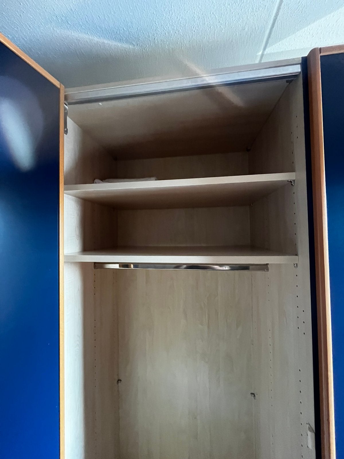Kledingkast (hang en leg) met vouwdeuren, Ophalen, Met deur(en), Gebruikt, 200 cm of meer
