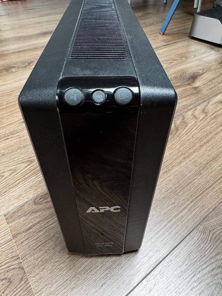 APC pro 900 UPS, Computers en Software, Noodvoedingen (UPS), Gebruikt, Ophalen