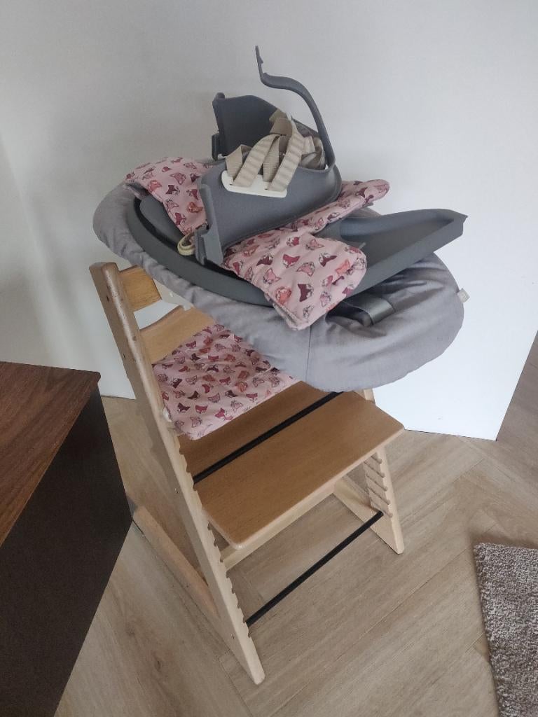 Complete tripp trapp stoel als set. Kleur natural oak, Ophalen, Gebruikt, Meegroeistoel, Gordel(s)