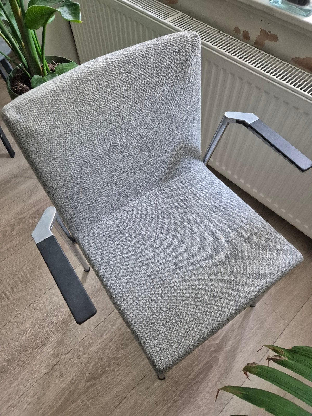Artifort stoel door Toine van den Heuvel, Huis en Inrichting, Ophalen, Gebruikt, Eén, Stof