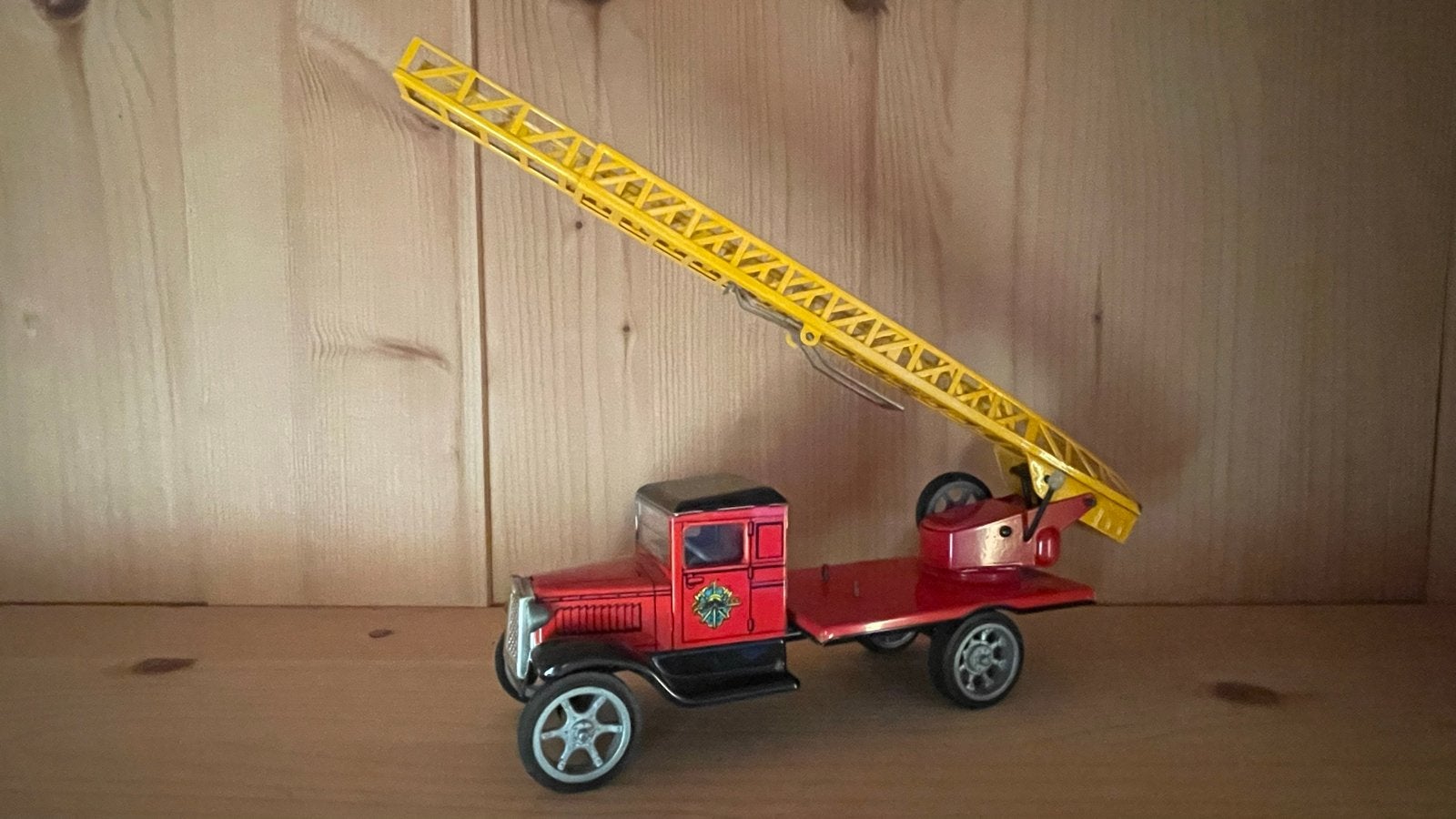 Vintage blikken brandweerwagen met uitschuifbare ladder, Antiek en Kunst, Ophalen of Verzenden