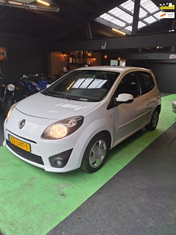 Renault Twingo 1.2-16V Dynamique nieuwe apk bij afvlevering, Gebruikt, Zwart, 4 cilinders, 4 stoelen