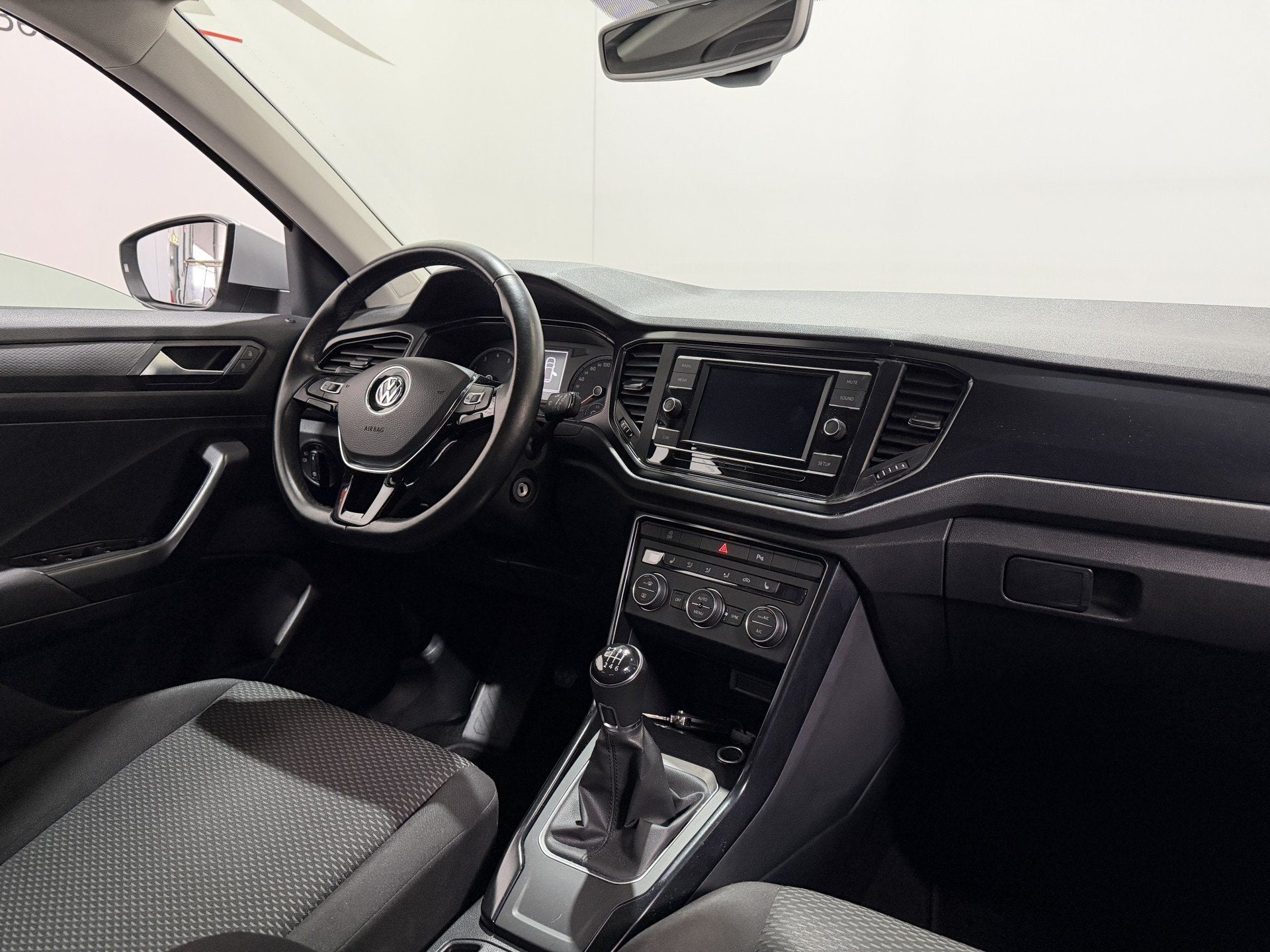 Volkswagen T-Roc 1.0 TSI Style - PDC / Stoelverw / Rijstrook, Voorwielaandrijving, Gebruikt, Euro 6, 116 pk