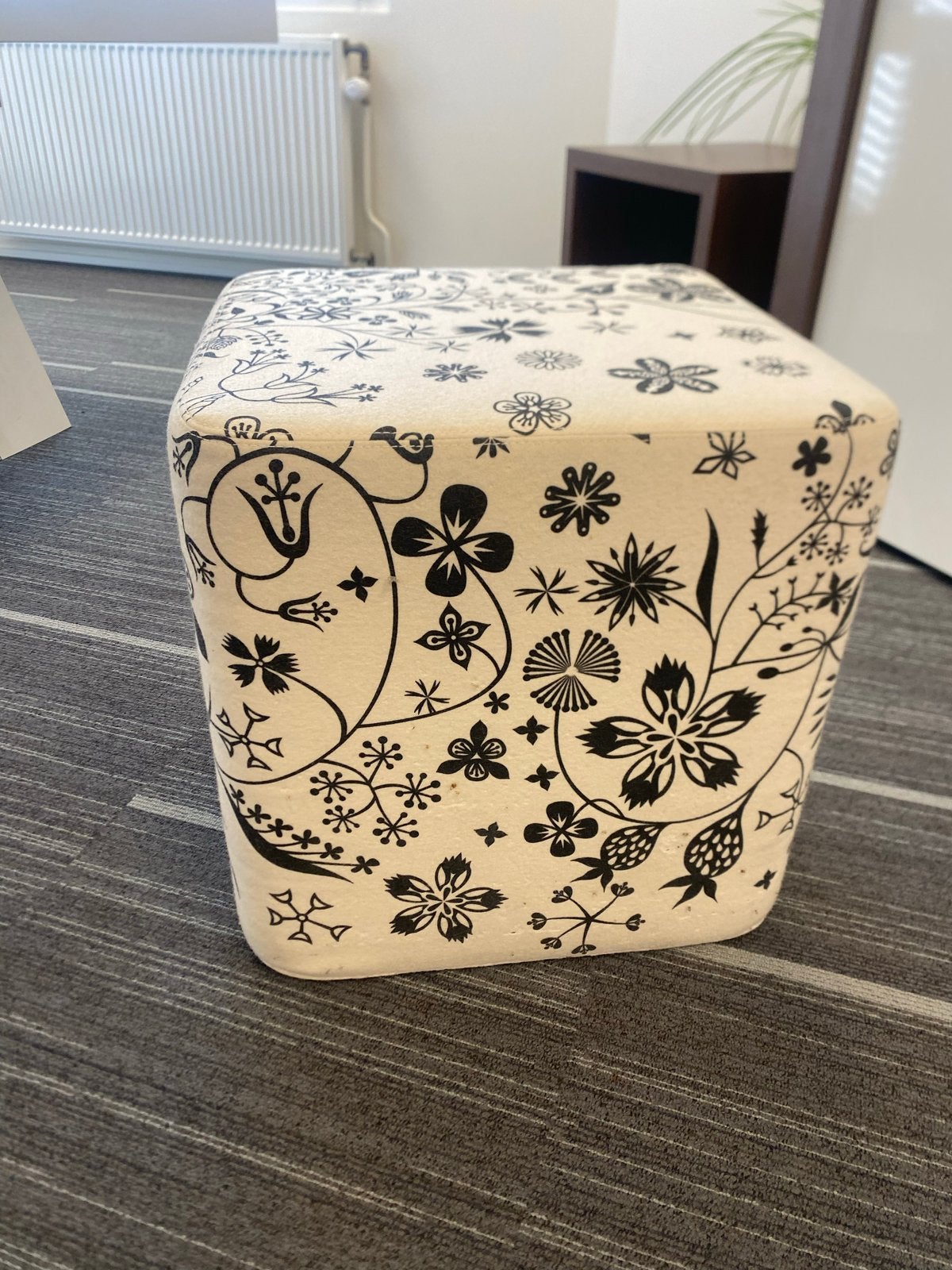 Design Poef Pouvlov Divina Tord Boontje Wit/Zwart, Ophalen, Vierkant, Zo goed als nieuw, Stof