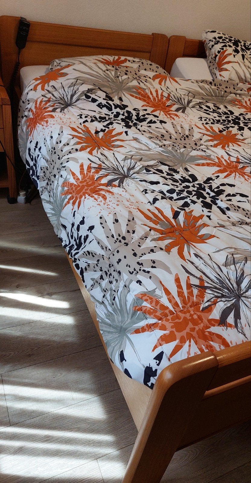 Elektrisch verstelbaar 1-persoons bed – 90x200, Ophalen, 90 cm, Eenpersoons, Bruin