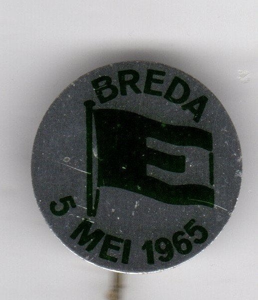 Speldje BREDA VLAG 5 MEI 1965 (A2), Ophalen of Verzenden, Gebruikt, Overige onderwerpen