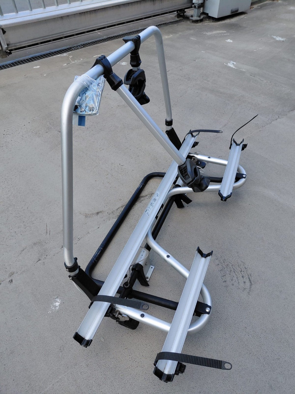 Thule Superb Caravan Fietsendrager voor 2 E-bikes, Ophalen