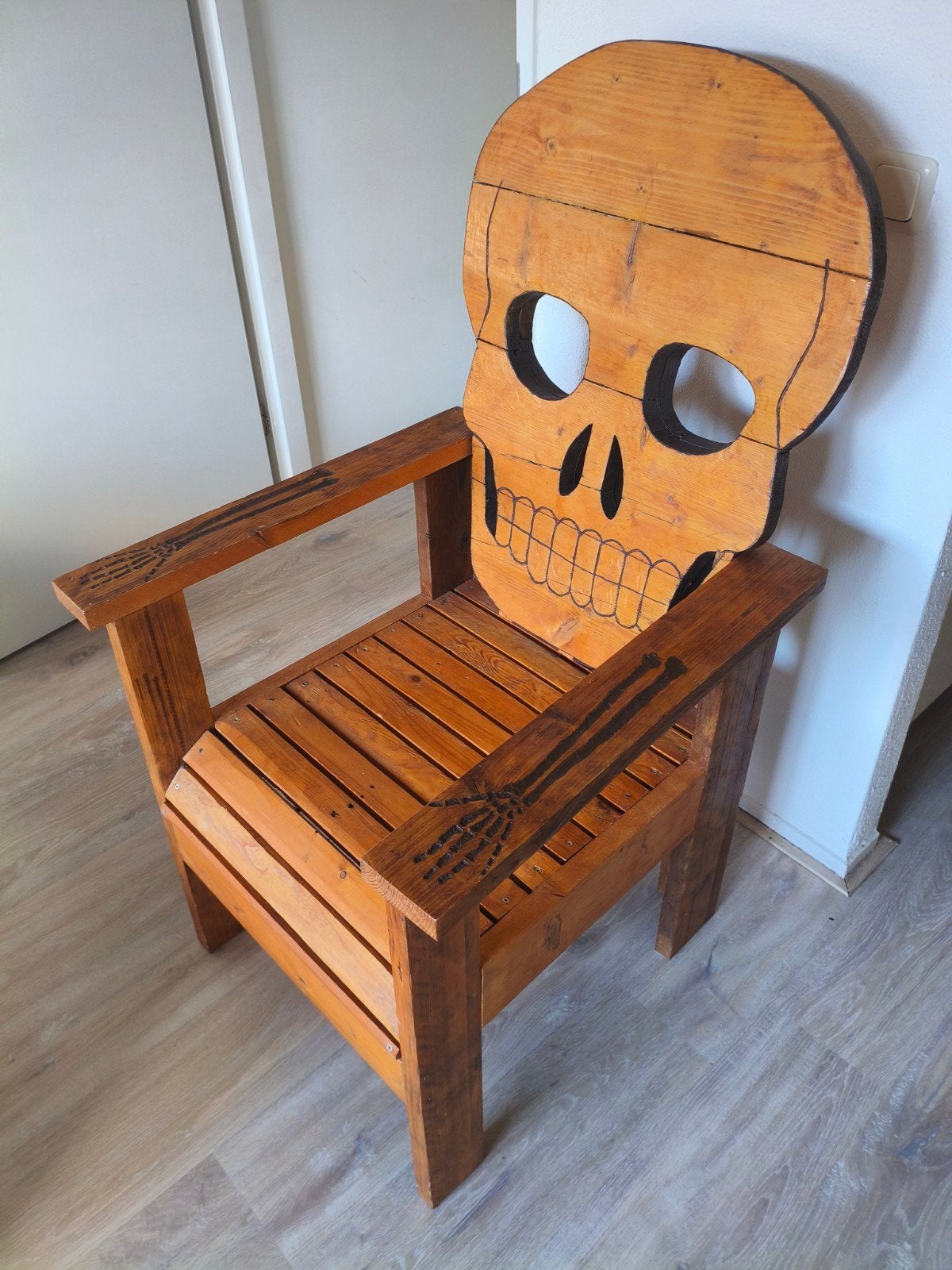 skull stoel steigerhout, Ophalen, Zo goed als nieuw, Stoel(en)
