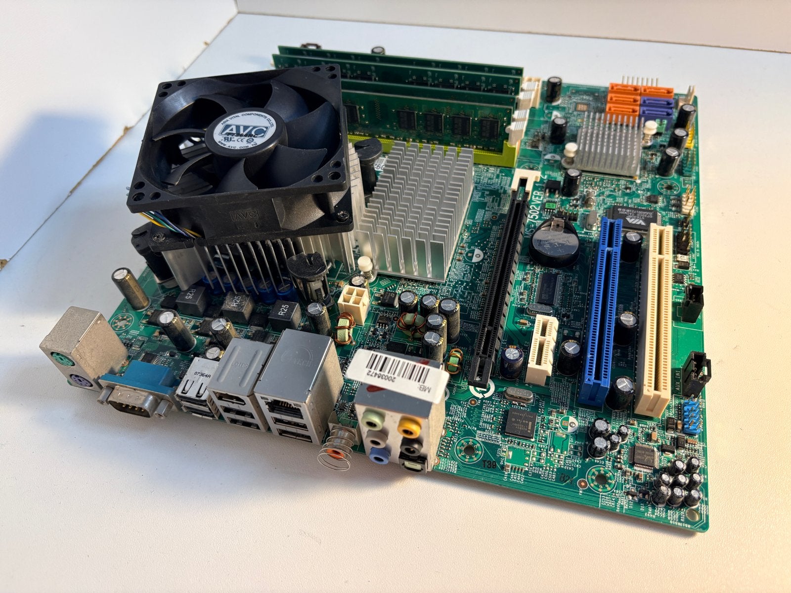 Retro Moederbord met Intel CPU, 4GB DDR2 RAM en I/O Shield, Computers en Software, Ophalen of Verzenden, Gebruikt, Intel, DDR2