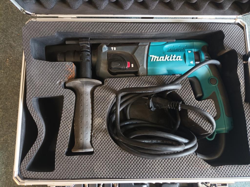 Makita SDS slagboormachine HR2230, 710 W, compleet met 14 SD, Doe-het-zelf en Verbouw, Gereedschap | Boormachines, Ophalen, Zo goed als nieuw