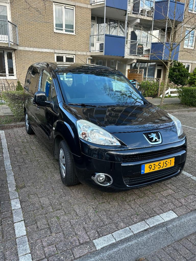 Peugeot Partner 1.6 16V 88KW Tepee 2011 Zwart, Auto's, Peugeot, Particulier, Partner, Airbags, Android Auto, Apple Carplay, Bluetooth