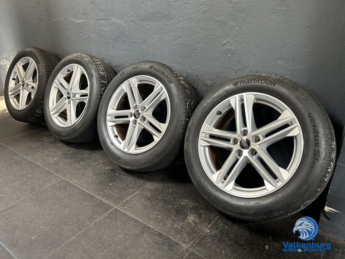 8mm! Originele Audi Q5 80A 19 inch velgen 5x112 zomerbanden